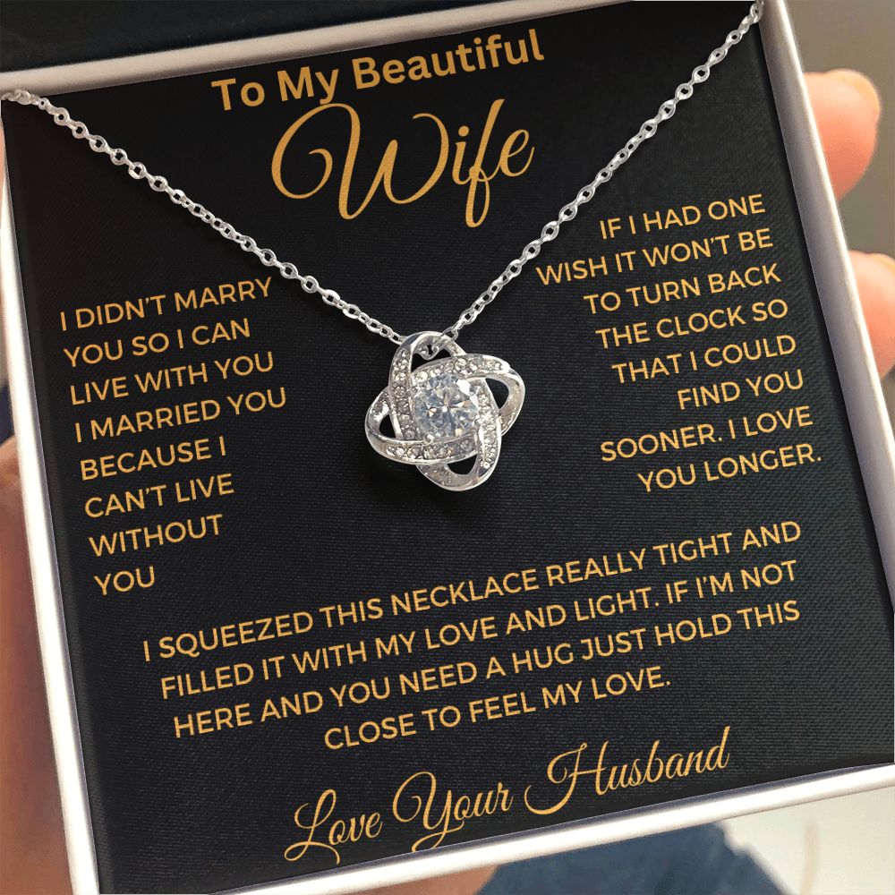 (Almost Sold Out) Gift For Wife - Love Knot Necklace 🎁❤️